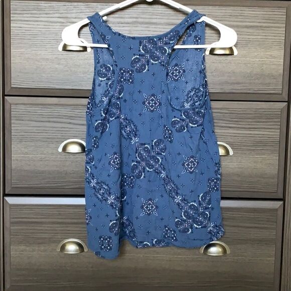 🔹4/$25 Blue paisley print tank - Picture 5 of 5
